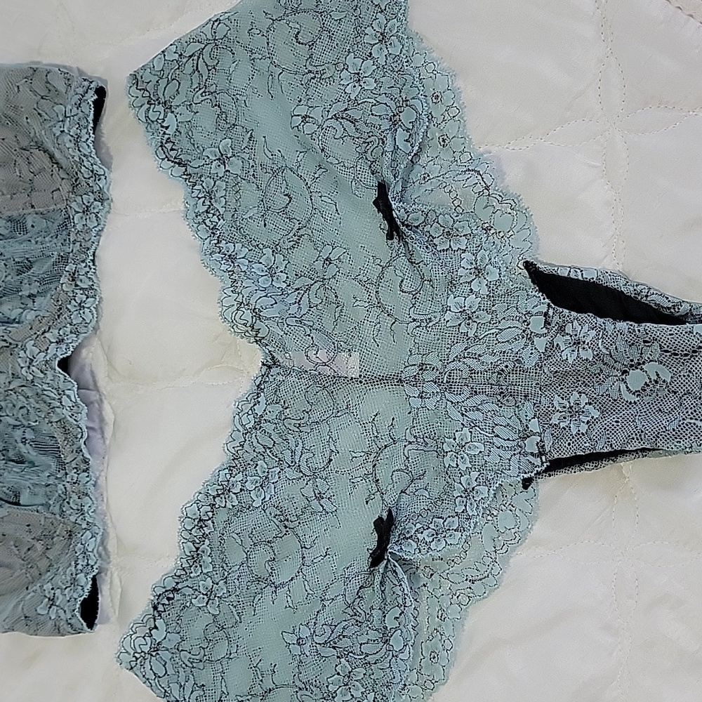 Victoria secret panty and bra set